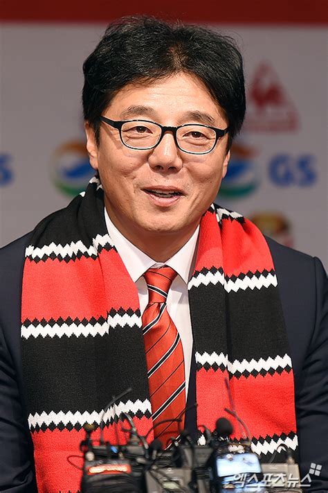황선홍 감독 프로필